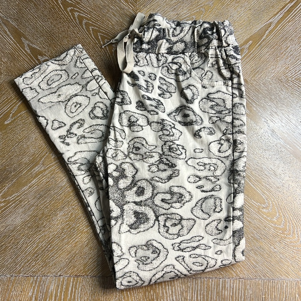 BRAND BAZAR Shimmer Animal Print Pant M